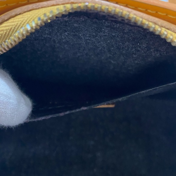 Louis Vuitton GUC Dauphine Cosmetic Pouch Yellow EPI Leather - Picture 11 of 13